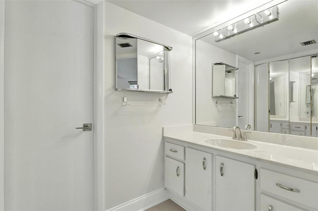 1000 St Charles Place 305, Pembroke Pines, FL 33026 photo 16