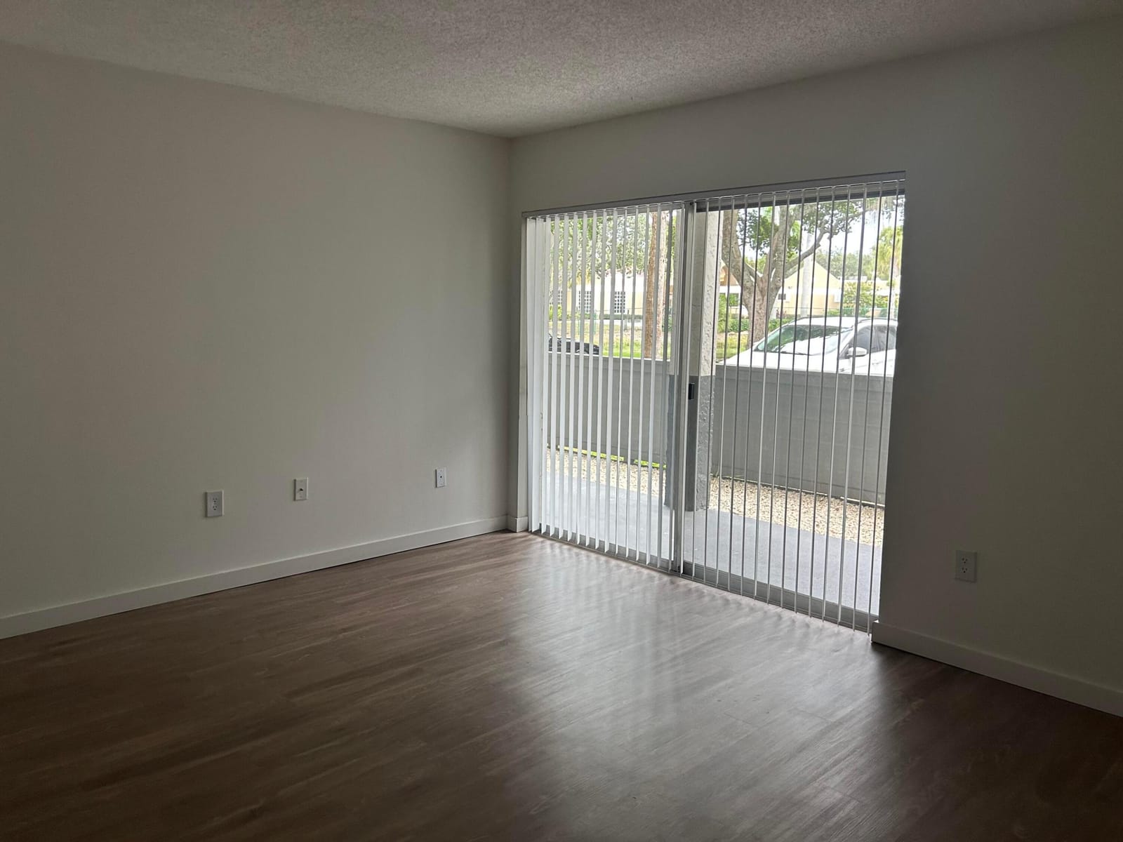 4108 N Pine Island Road 108 — photo 2