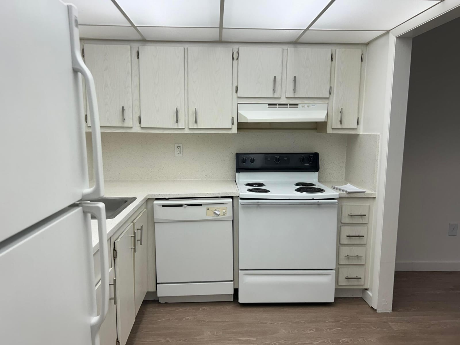 4108 N Pine Island Road 108 — photo 3