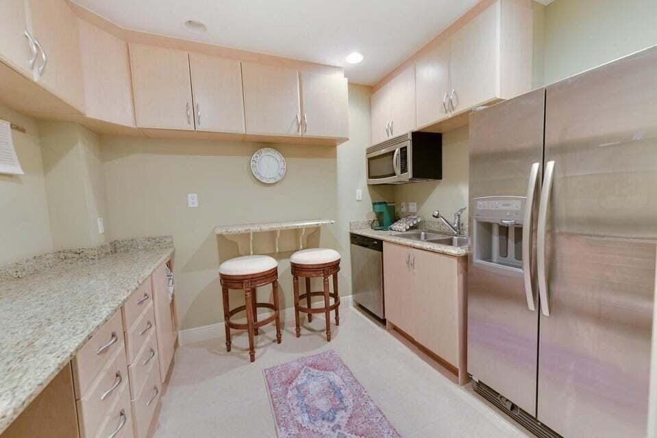 701 S OLIVE Avenue 117 — photo 10