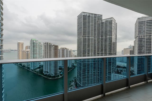 200 Biscayne Boulevard Way 3305, Miami, FL 33131
