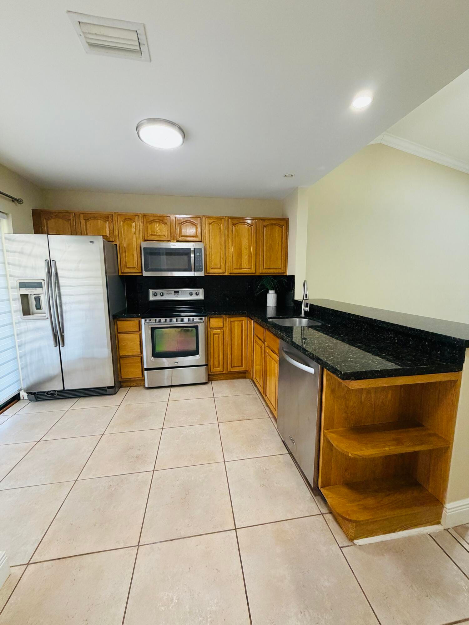 3939 NE 5th Avenue A206 — photo 11