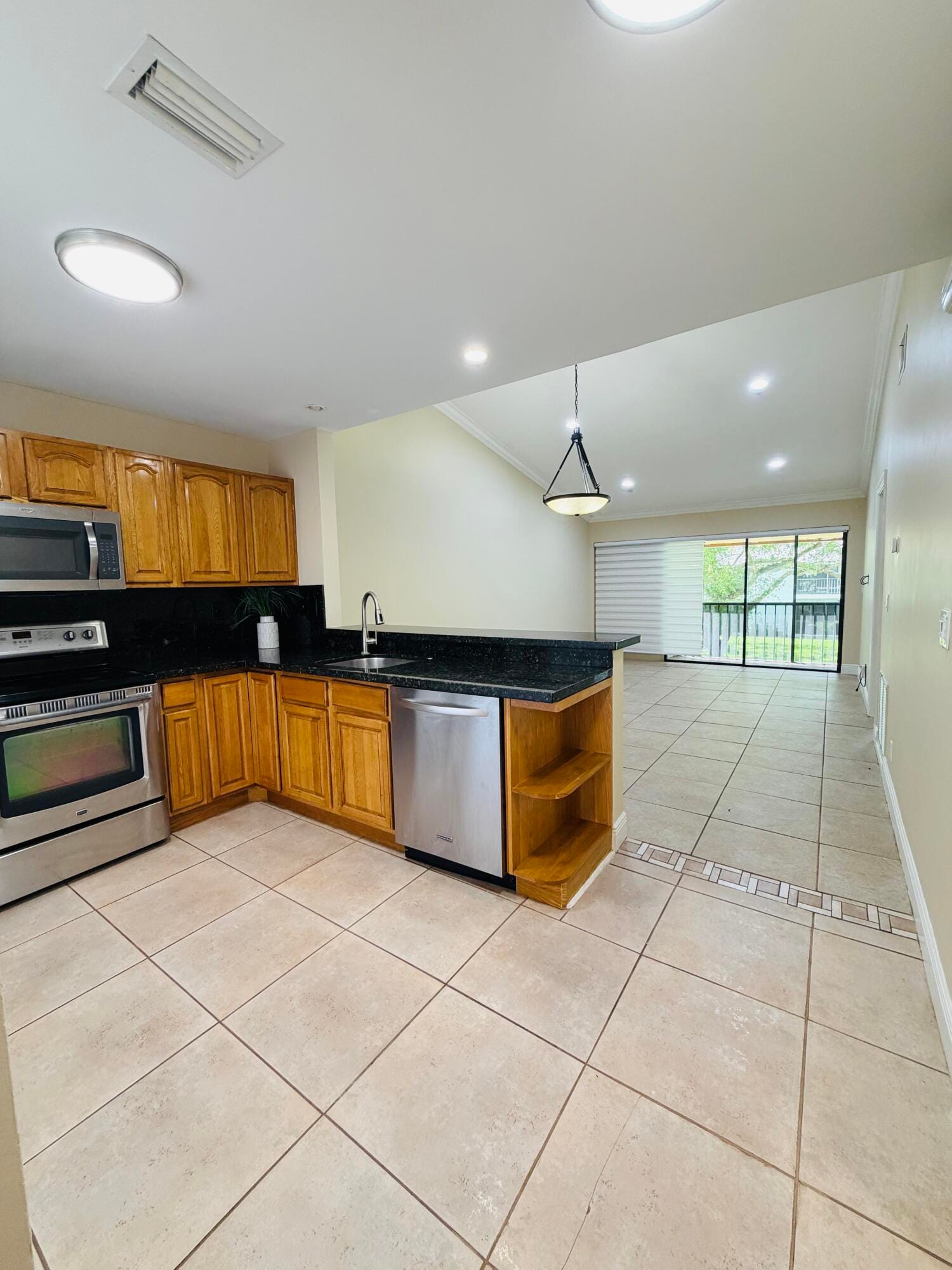 3939 NE 5th Avenue A206 — photo 6