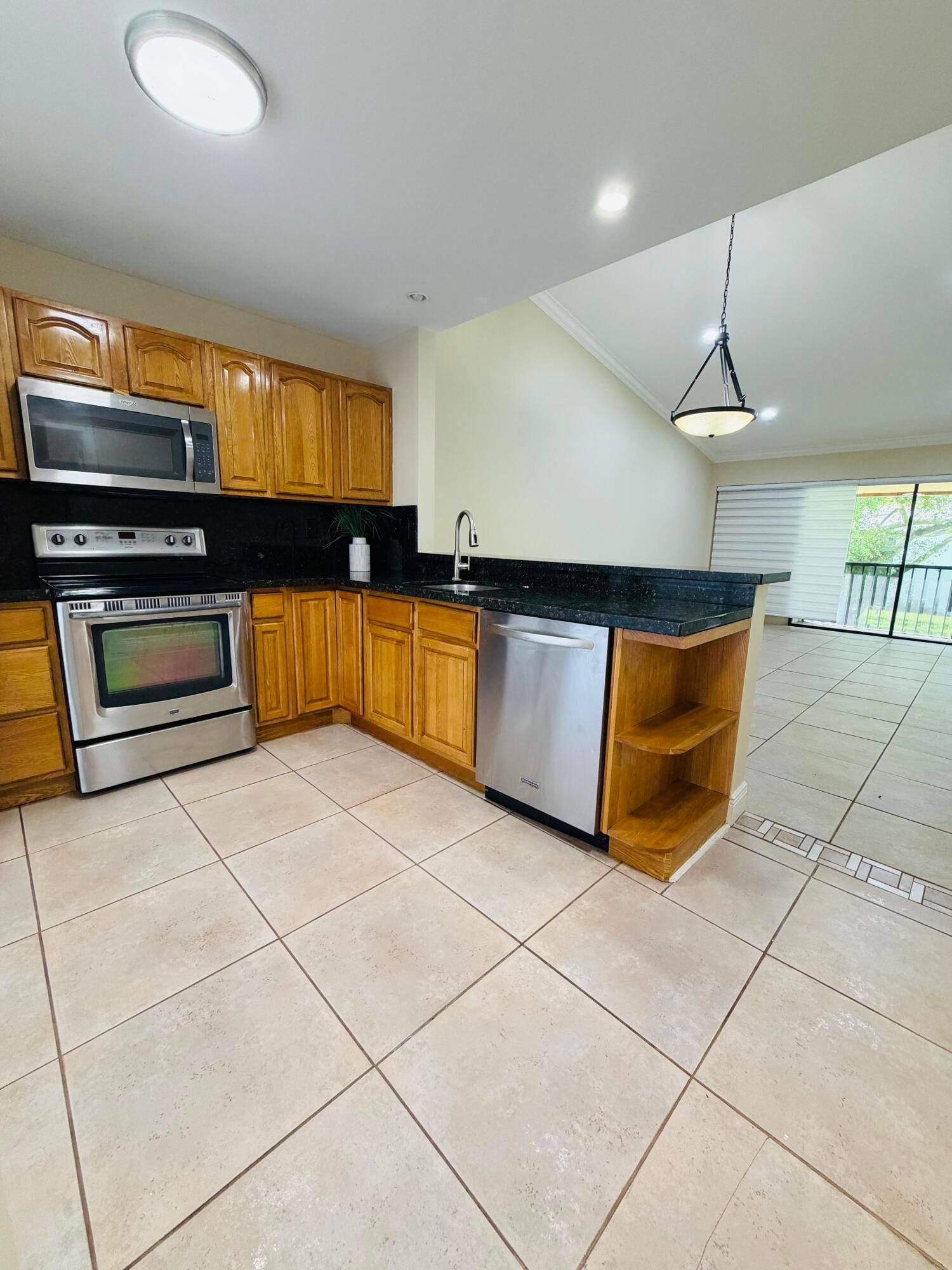 3939 NE 5th Avenue A206 — photo 10