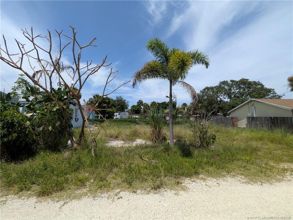 2457 NE Hickory Avenue, Jensen Beach, FL 34957 photo 2