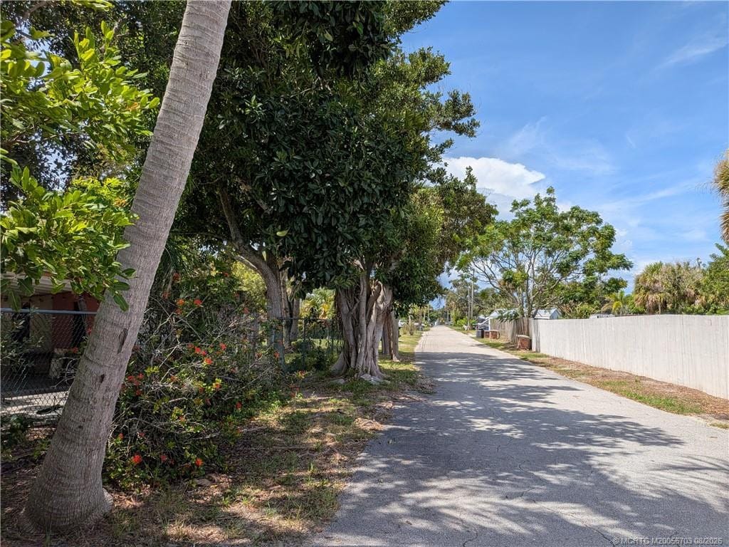 2457 NE Hickory Avenue, Jensen Beach, FL 34957 photo 5
