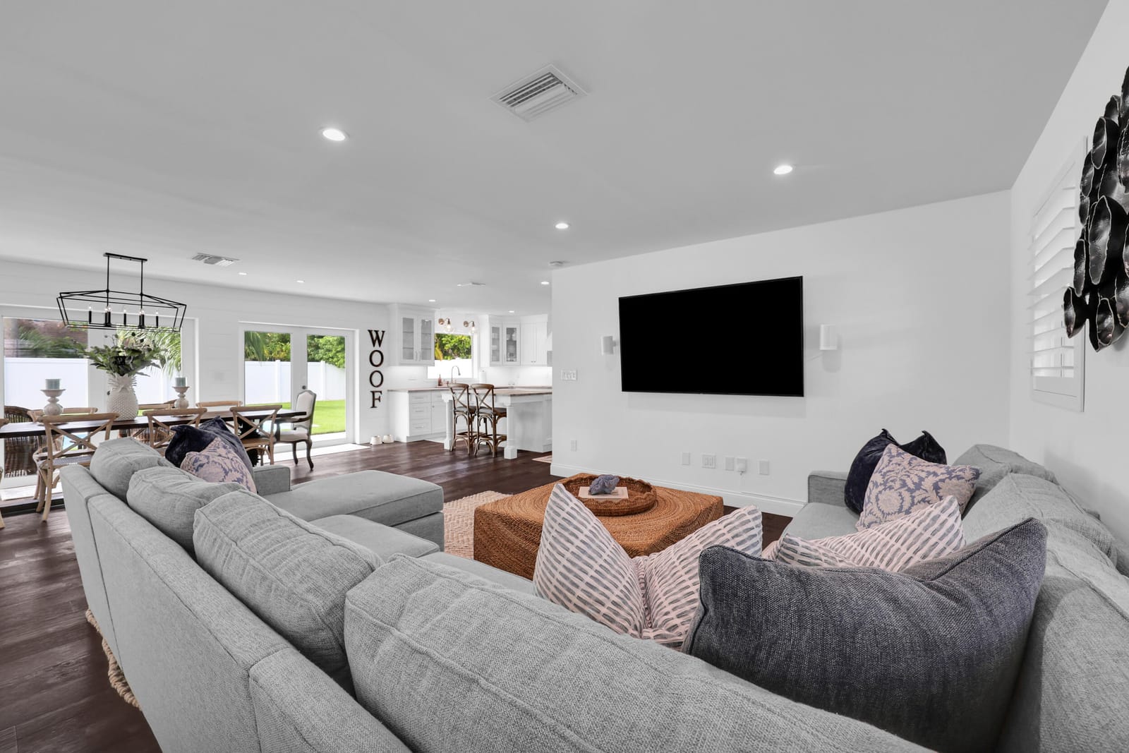 8 WINDSOR Road W — photo 10