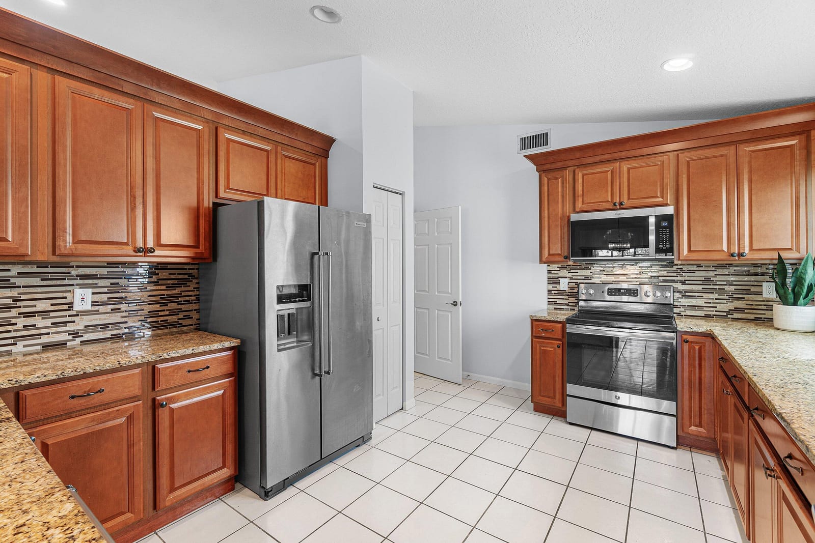 5737 Royal Club Drive, Boynton Beach, FL 33437 photo 10