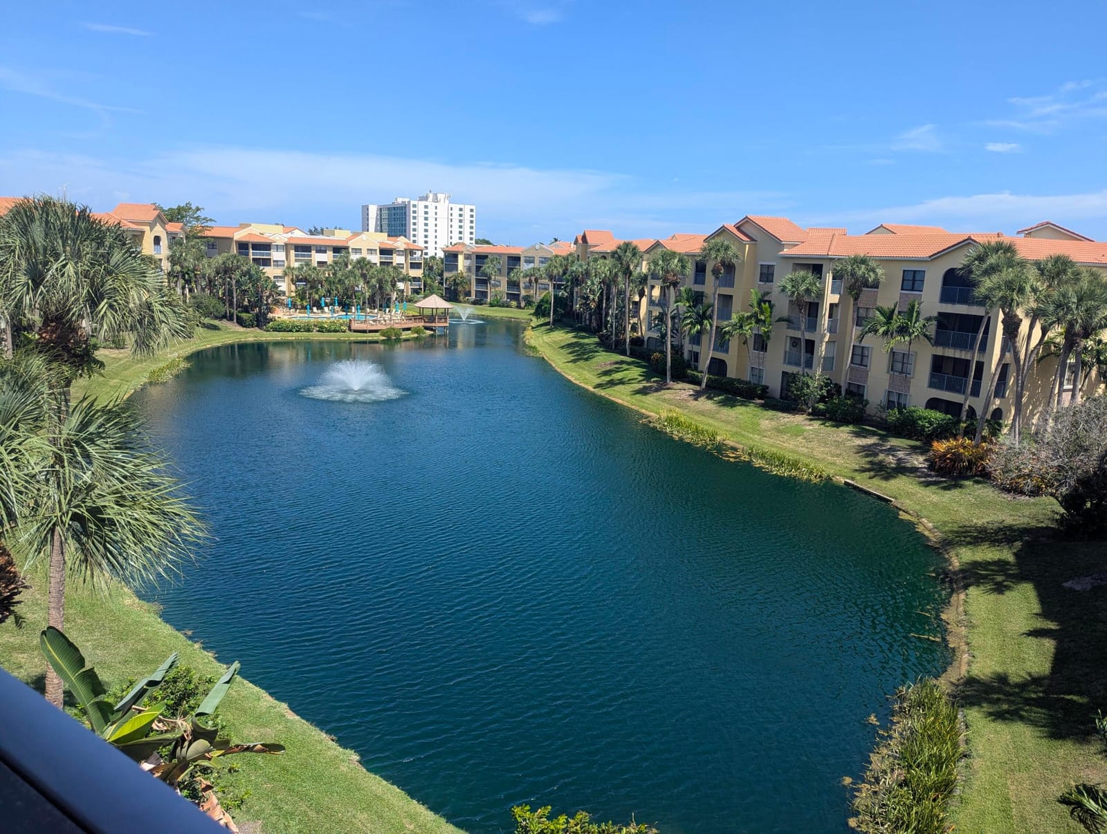 200 UNO LAGO Drive 405, Juno Beach, FL 33408