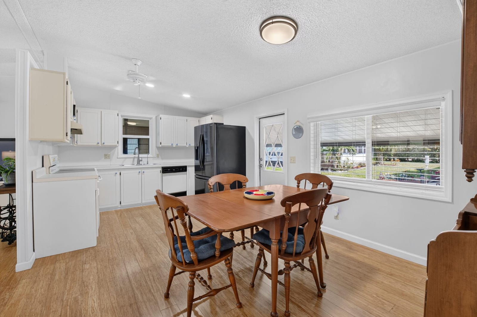 51004 Galina Bay — photo 5