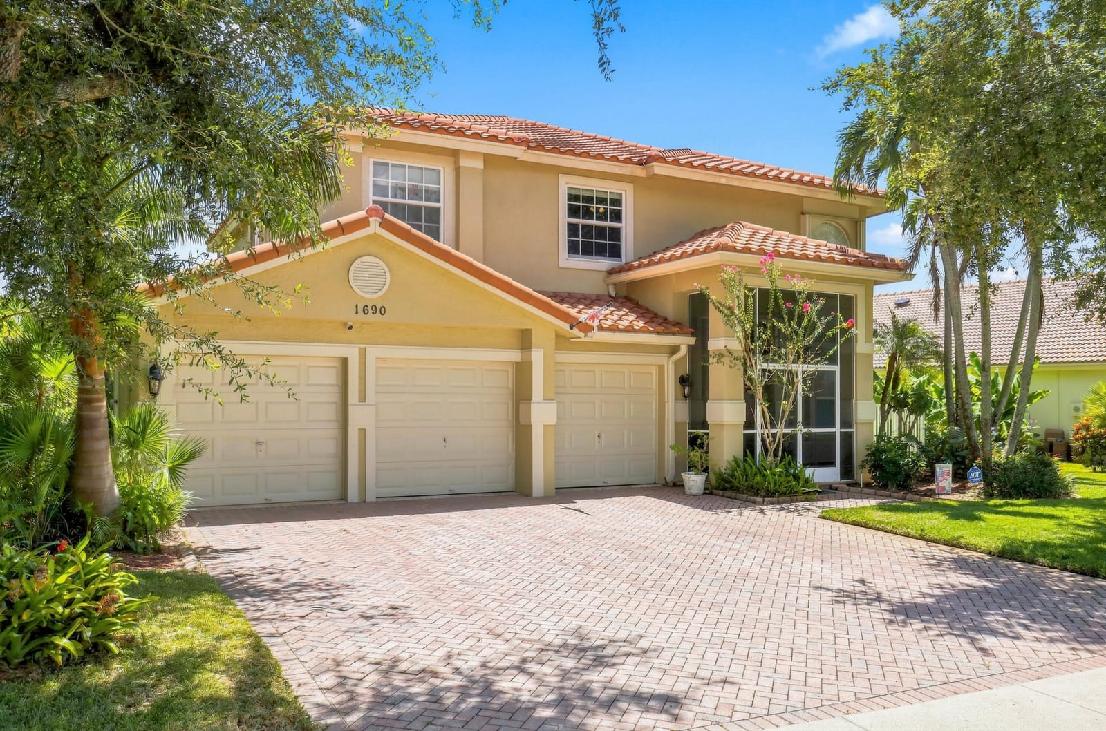 1690 Corsica Drive — photo 3