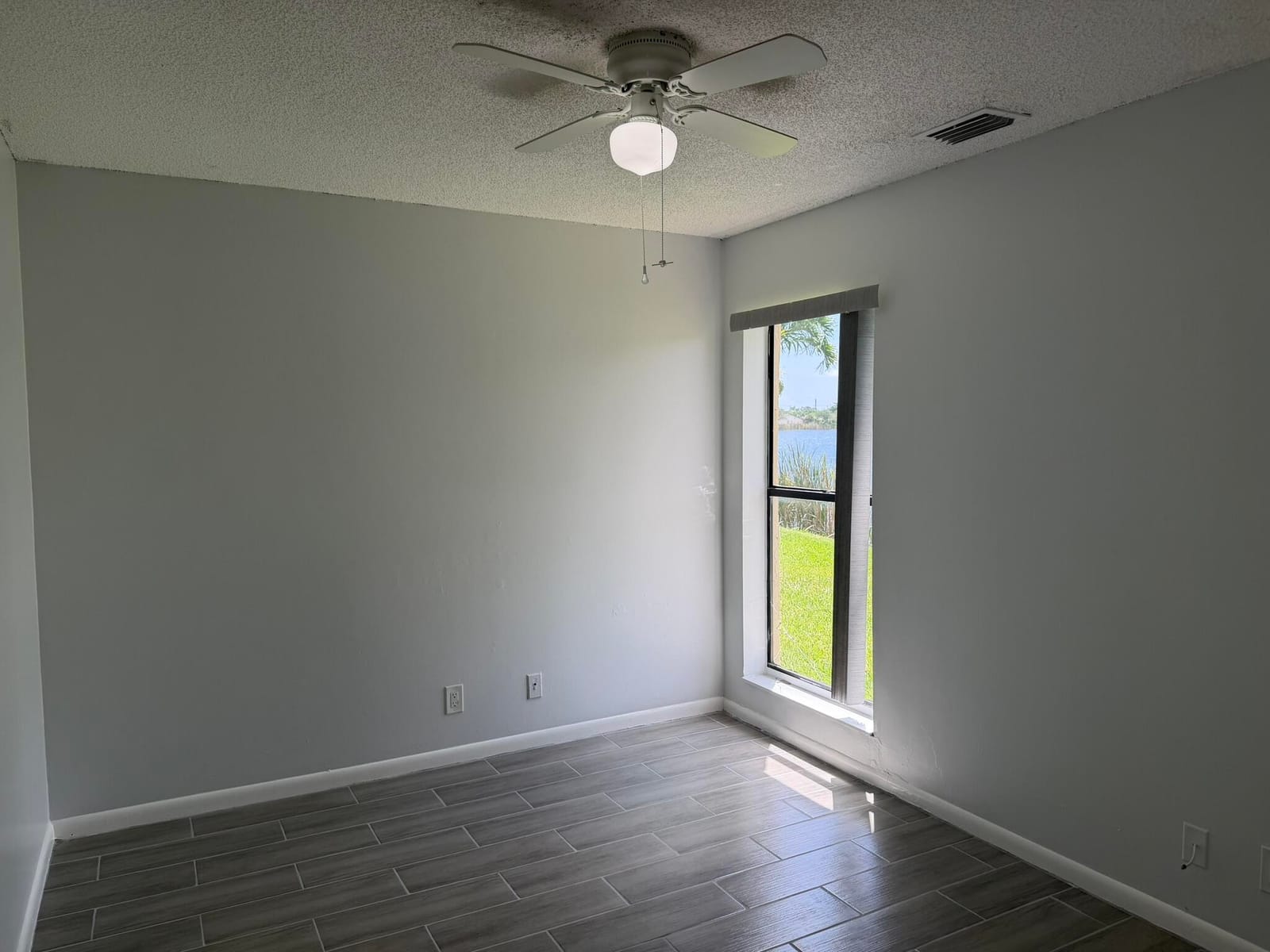 1501 WATERVIEW Circle, Palm Springs, FL 33461 photo 18