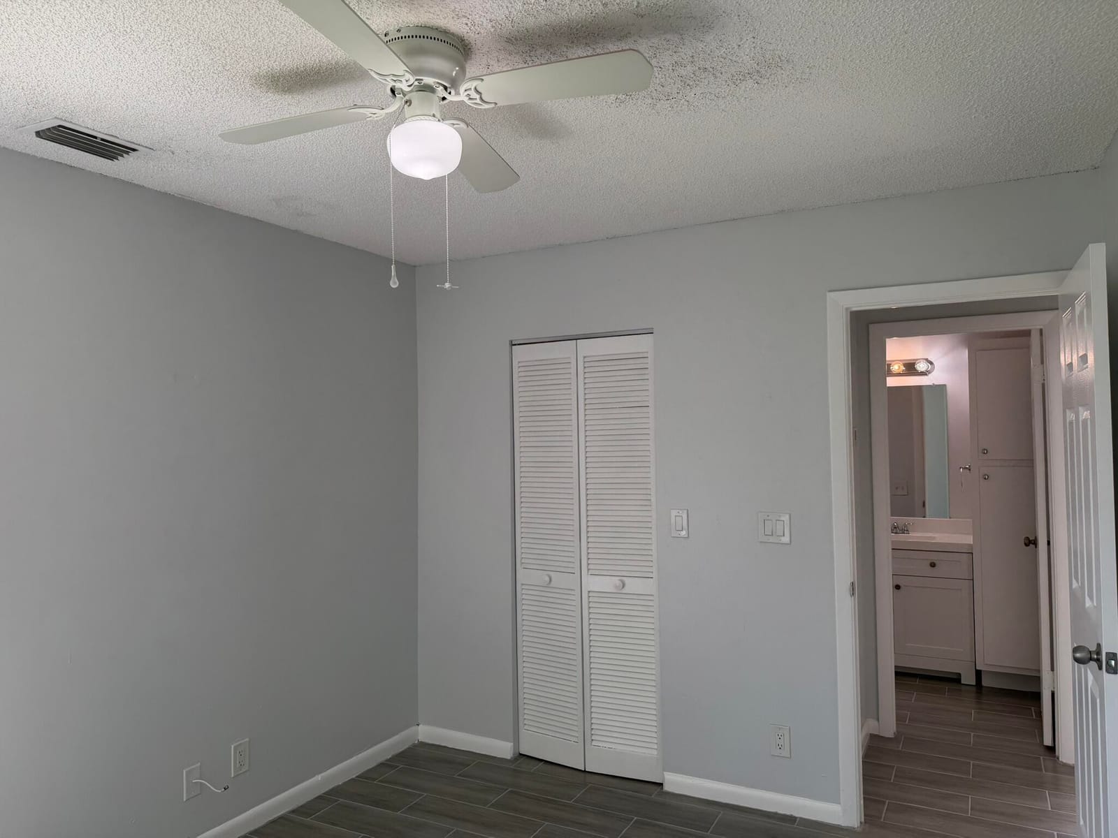 1501 WATERVIEW Circle, Palm Springs, FL 33461 photo 19