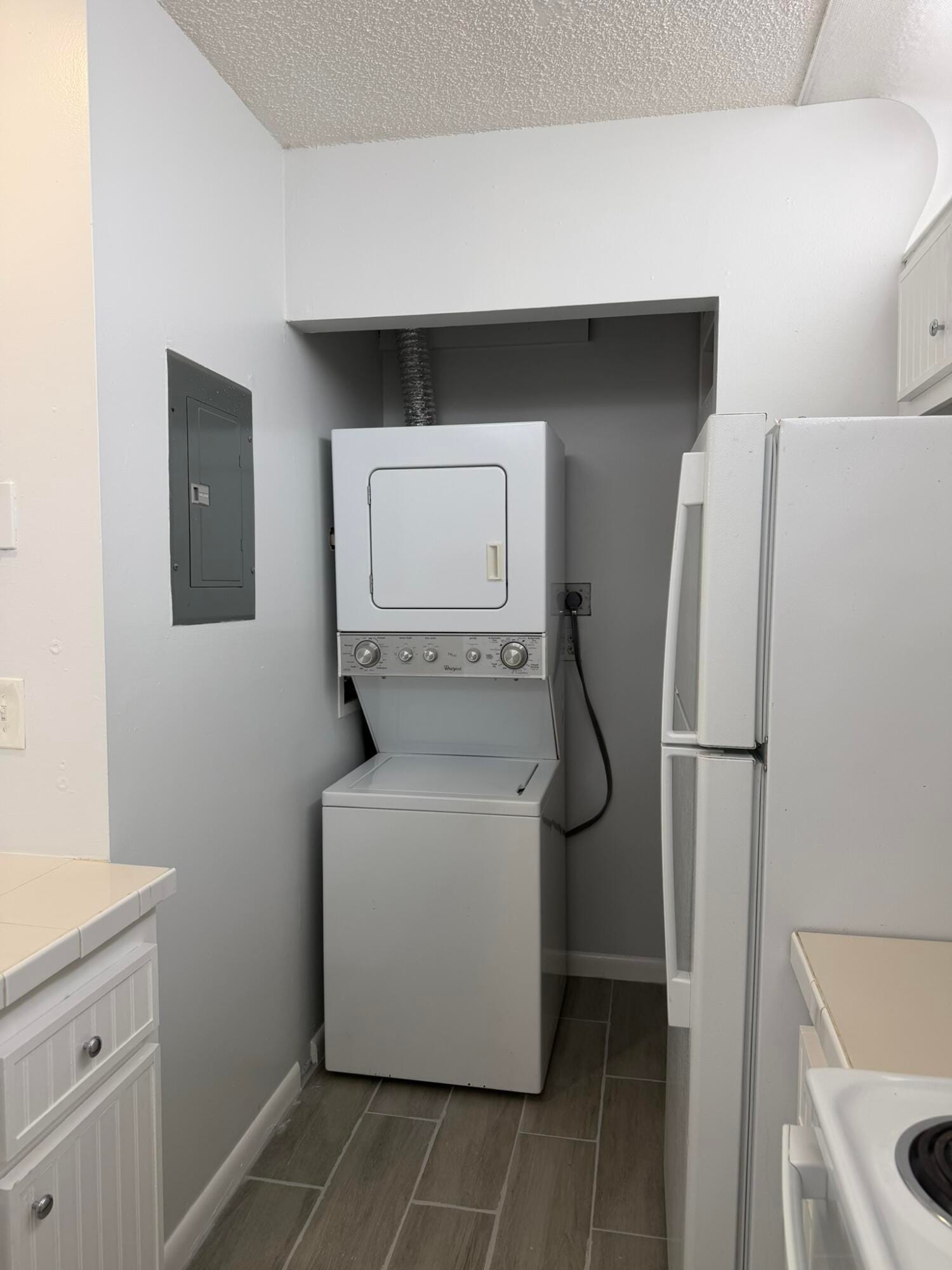 1501 WATERVIEW Circle — photo 9