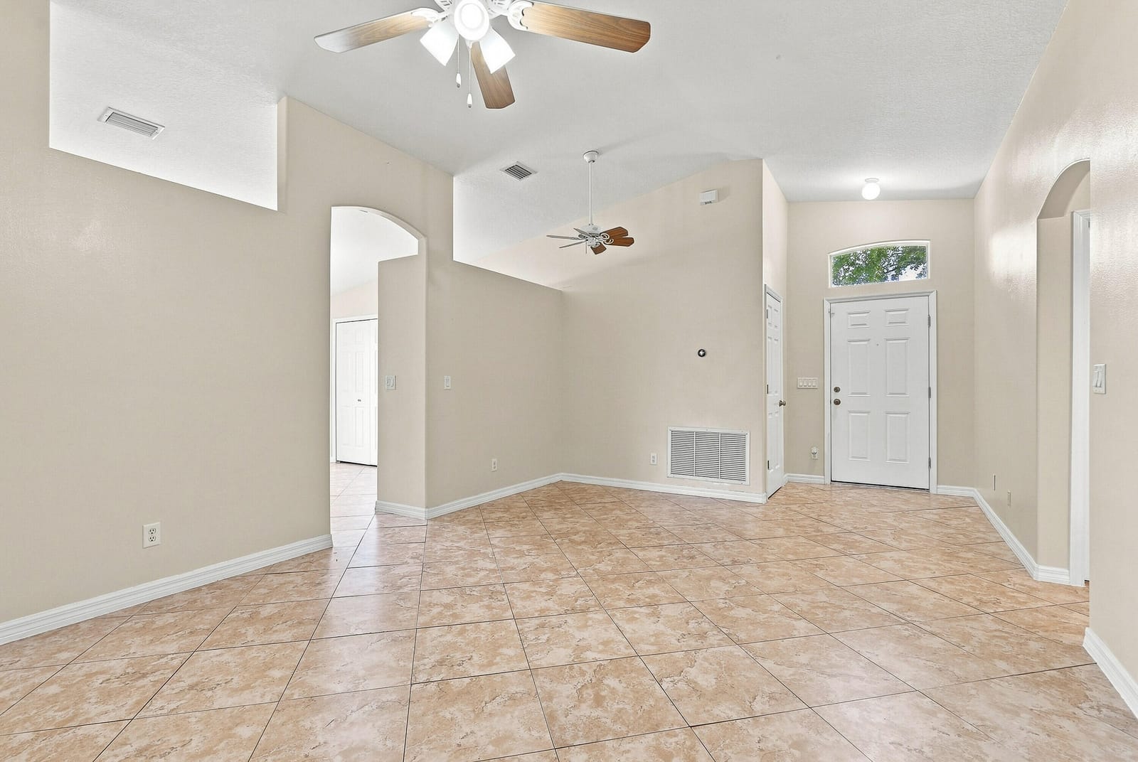815 Greenleaf Circle — photo 5