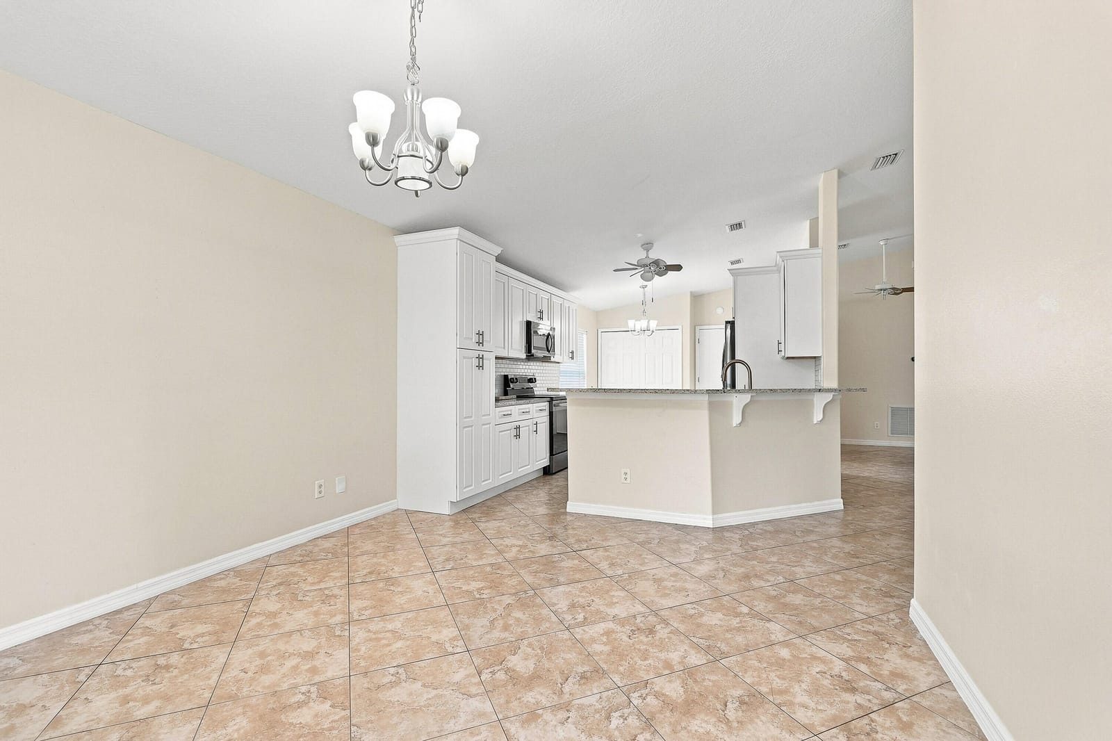 815 Greenleaf Circle — photo 8