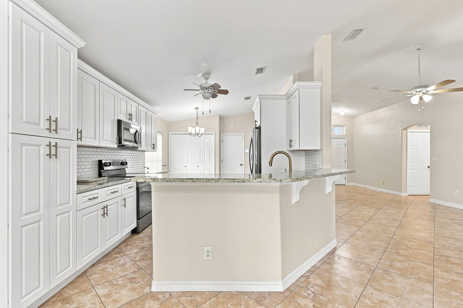 815 Greenleaf Circle — photo 10