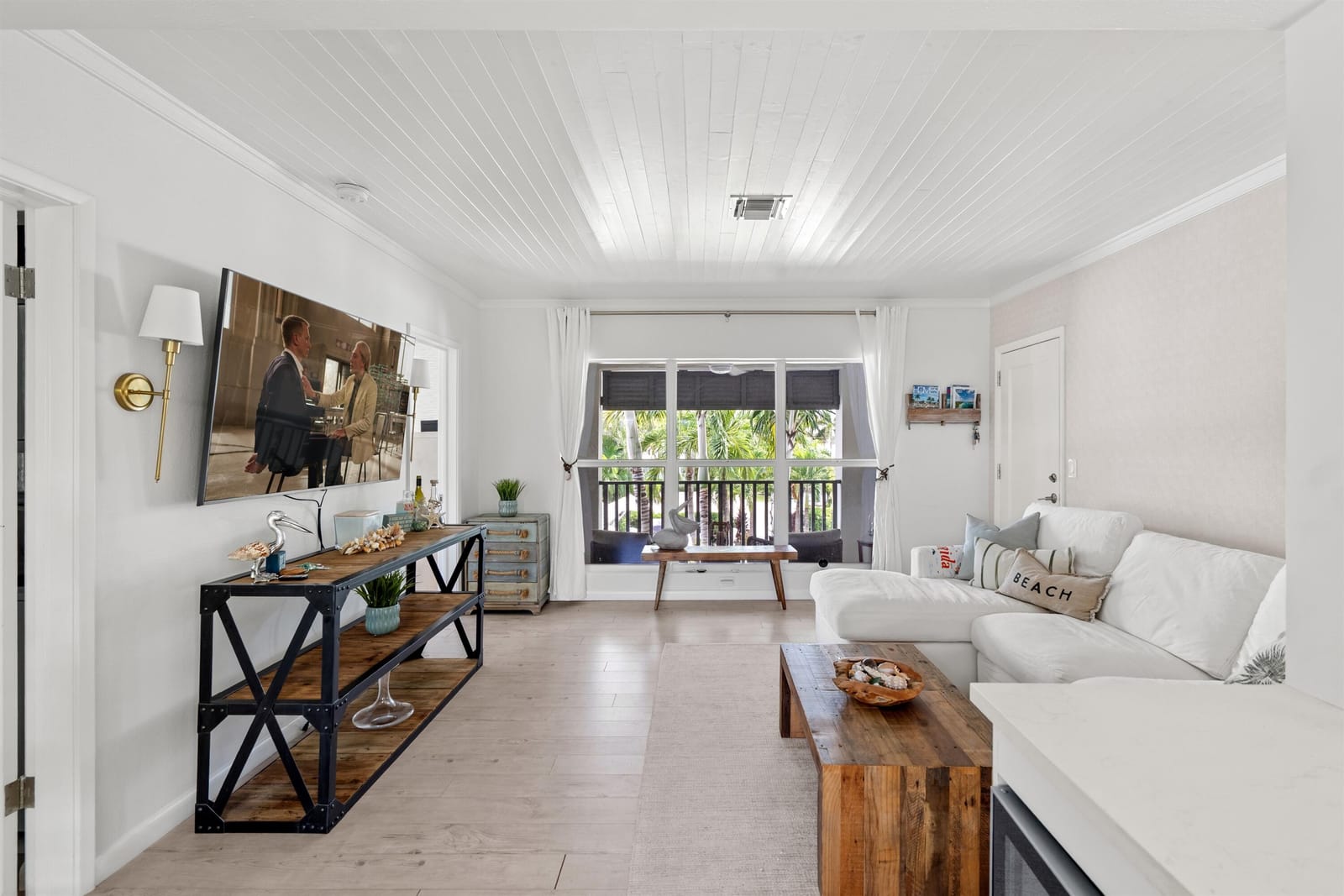 1025 CASUARINA Road 7 — photo 3