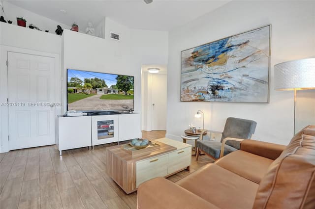 2701 Garfield Street, Hollywood, FL 33020