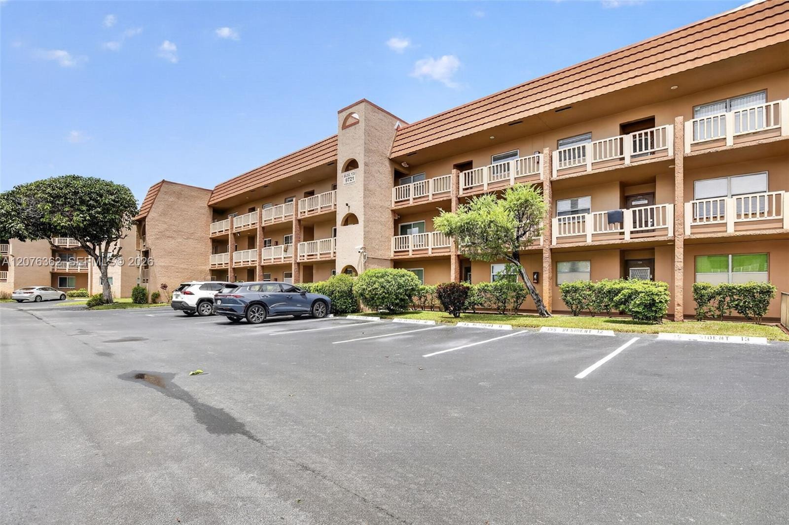 9721 Sunrise Lakes Boulevard 102, Sunrise, FL 33322