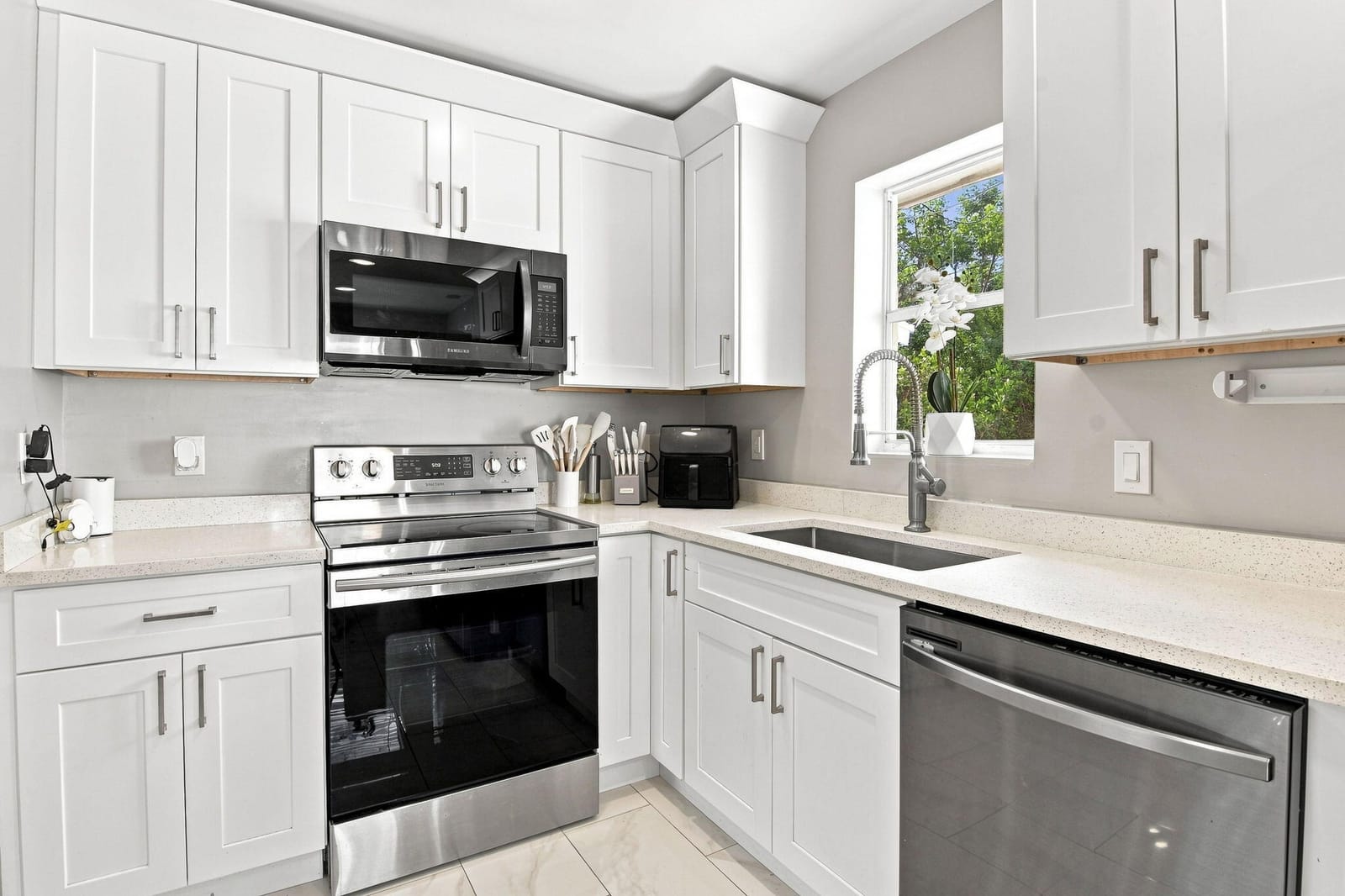 1217 W 32nd Street — photo 11