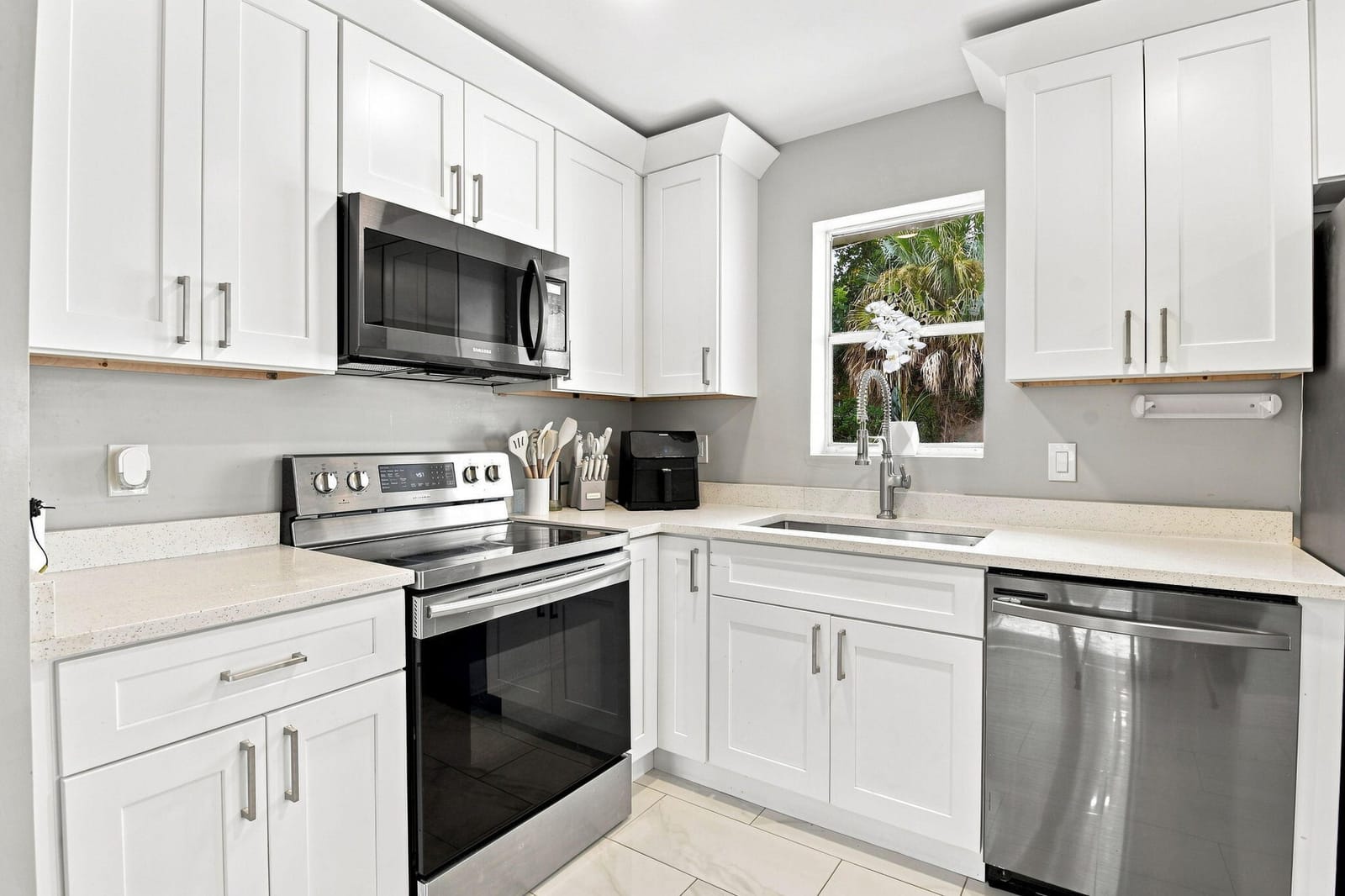 1217 W 32nd Street — photo 9