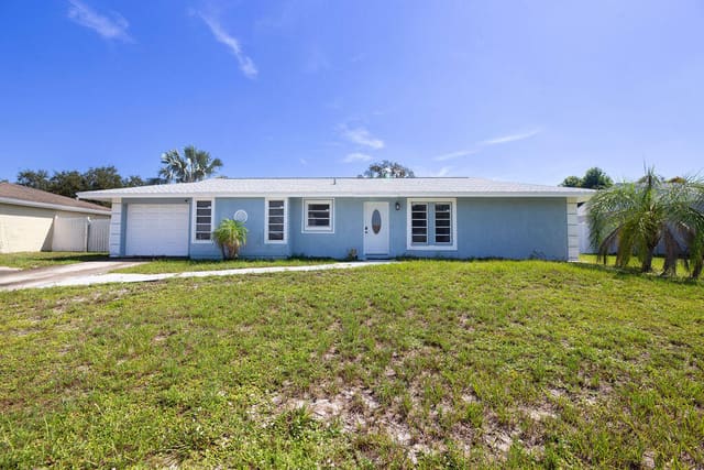1337 SE ROANOKE Street, Port St. Lucie, FL 34952
