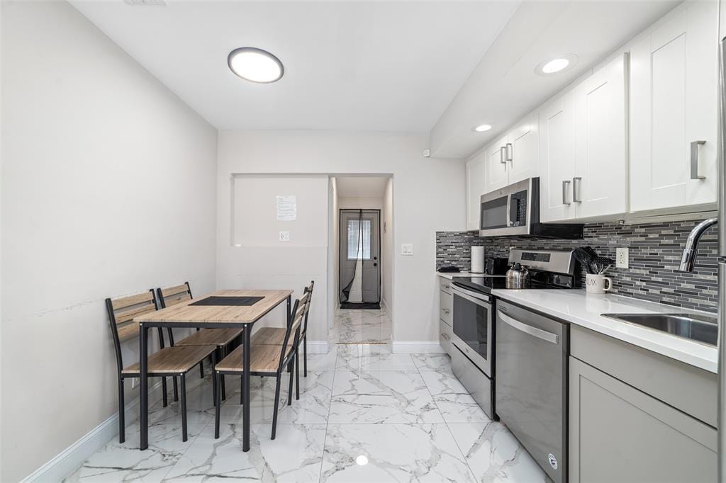 1479 SE 4th Avenue — photo 4