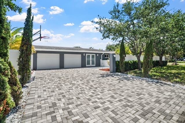 5496 NE 22ND Avenue, Fort Lauderdale, FL 33308