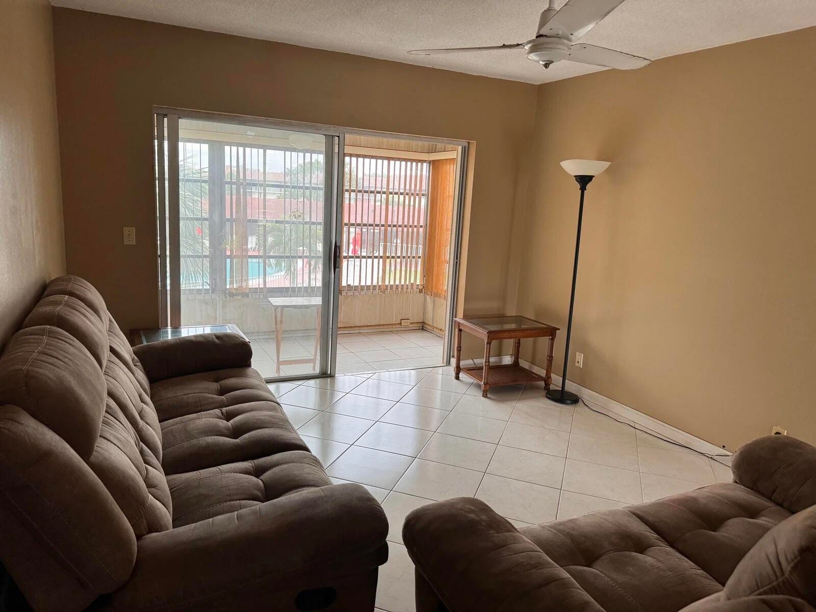 2861 NW 47TH Terrace 207B, Lauderdale Lakes, FL 33313