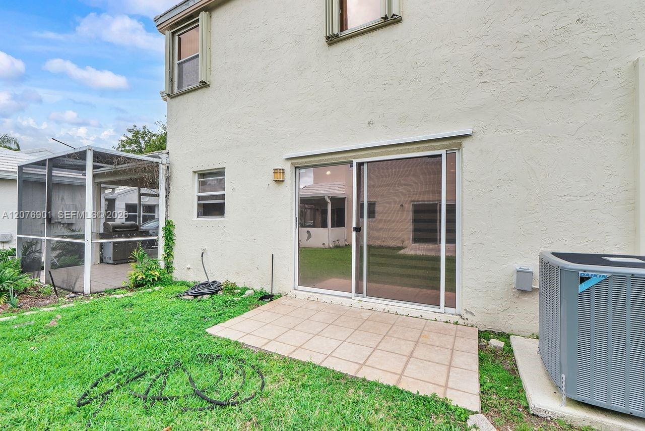 9602 NW 8th Circle, Plantation, FL 33324 photo 5