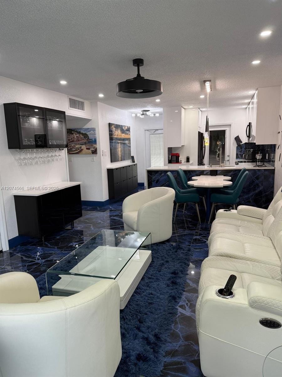 5121 W Oakland Park Boulevard 212, Lauderdale Lakes, FL 33313