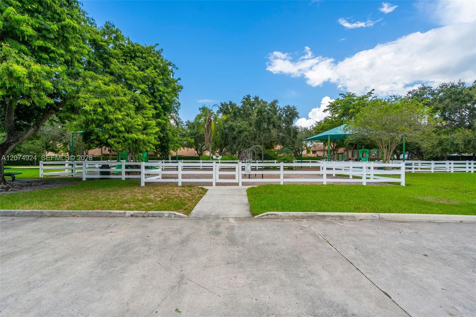 2916 Dorchester Lane, Cooper City, FL 33026 photo 24