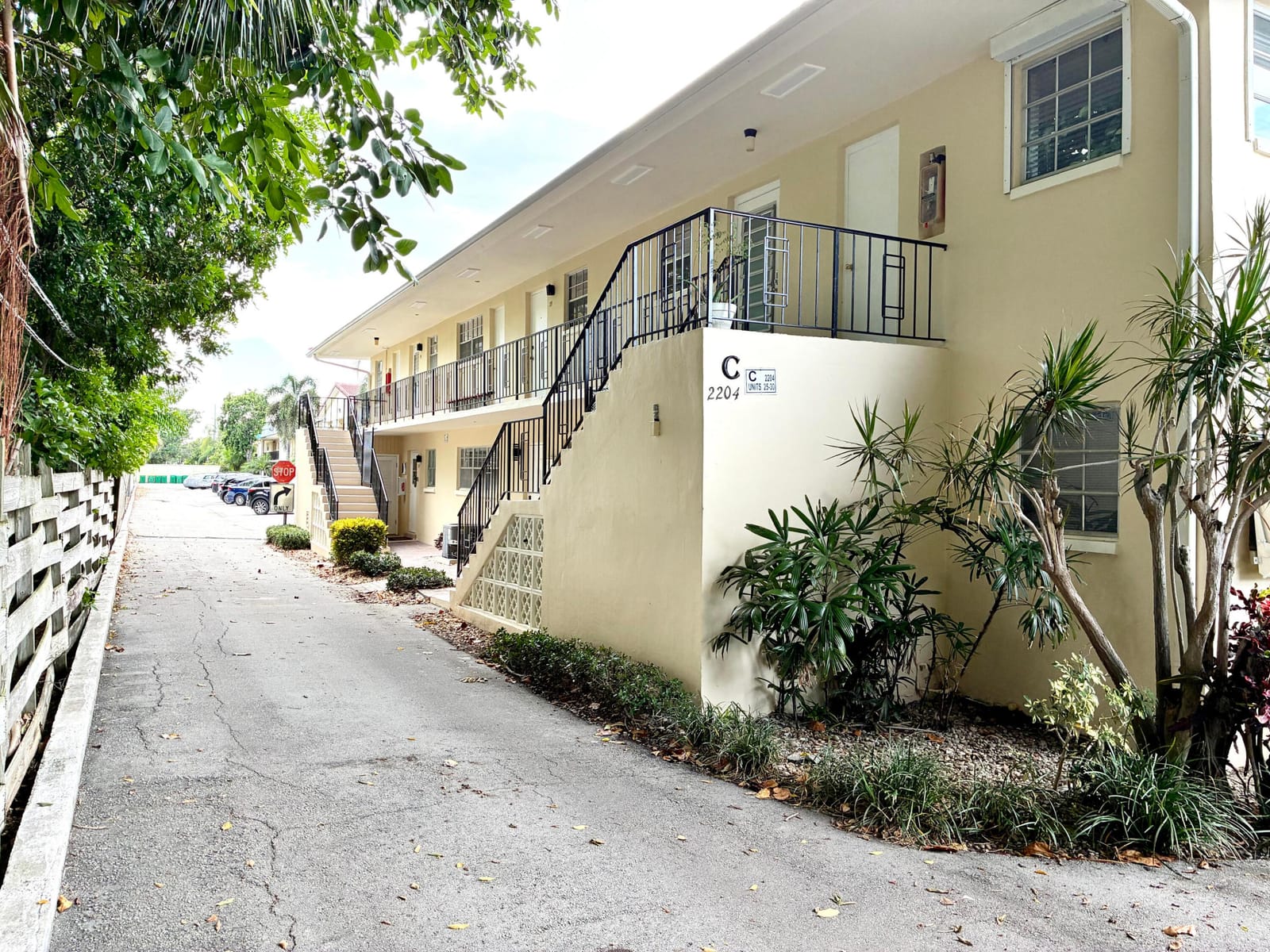 2204 NE 36th Street 26, Lighthouse Point, FL 33064