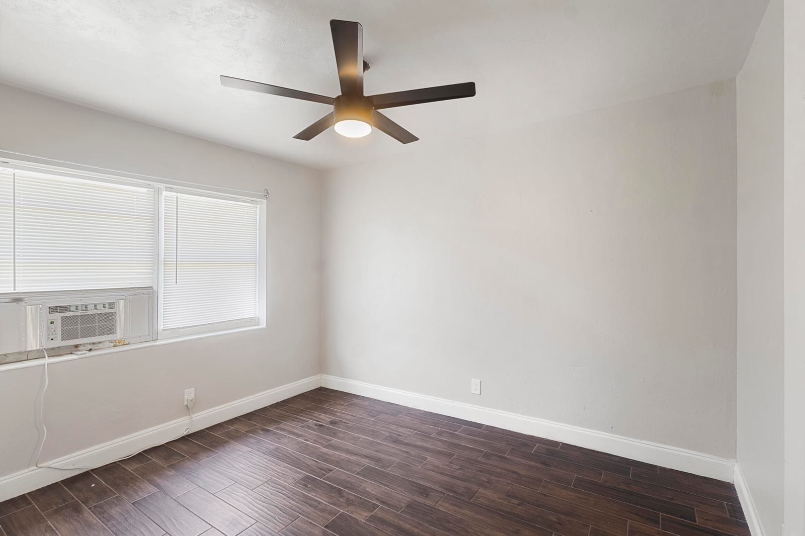 730 NW 4th Avenue 3 — photo 3