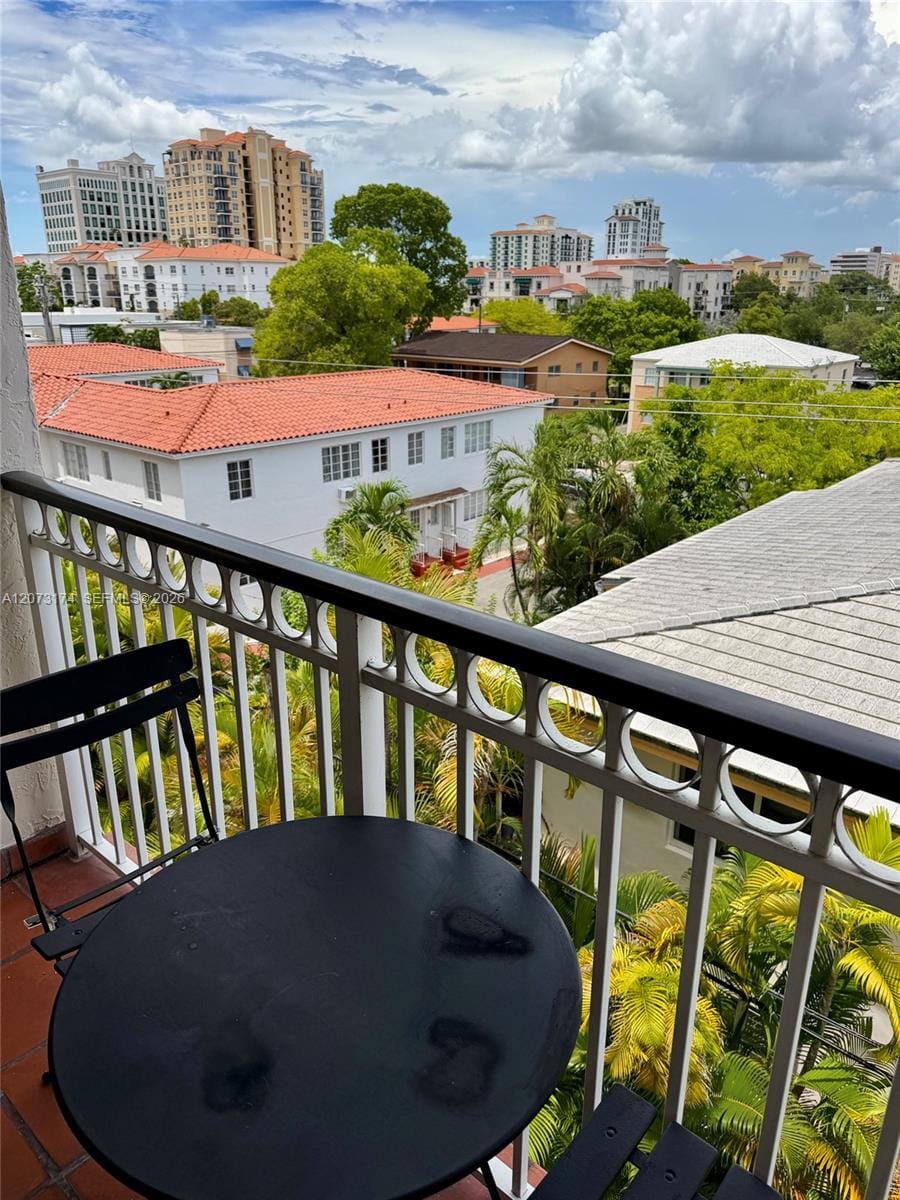 37 Majorca Avenue 402 — photo 1