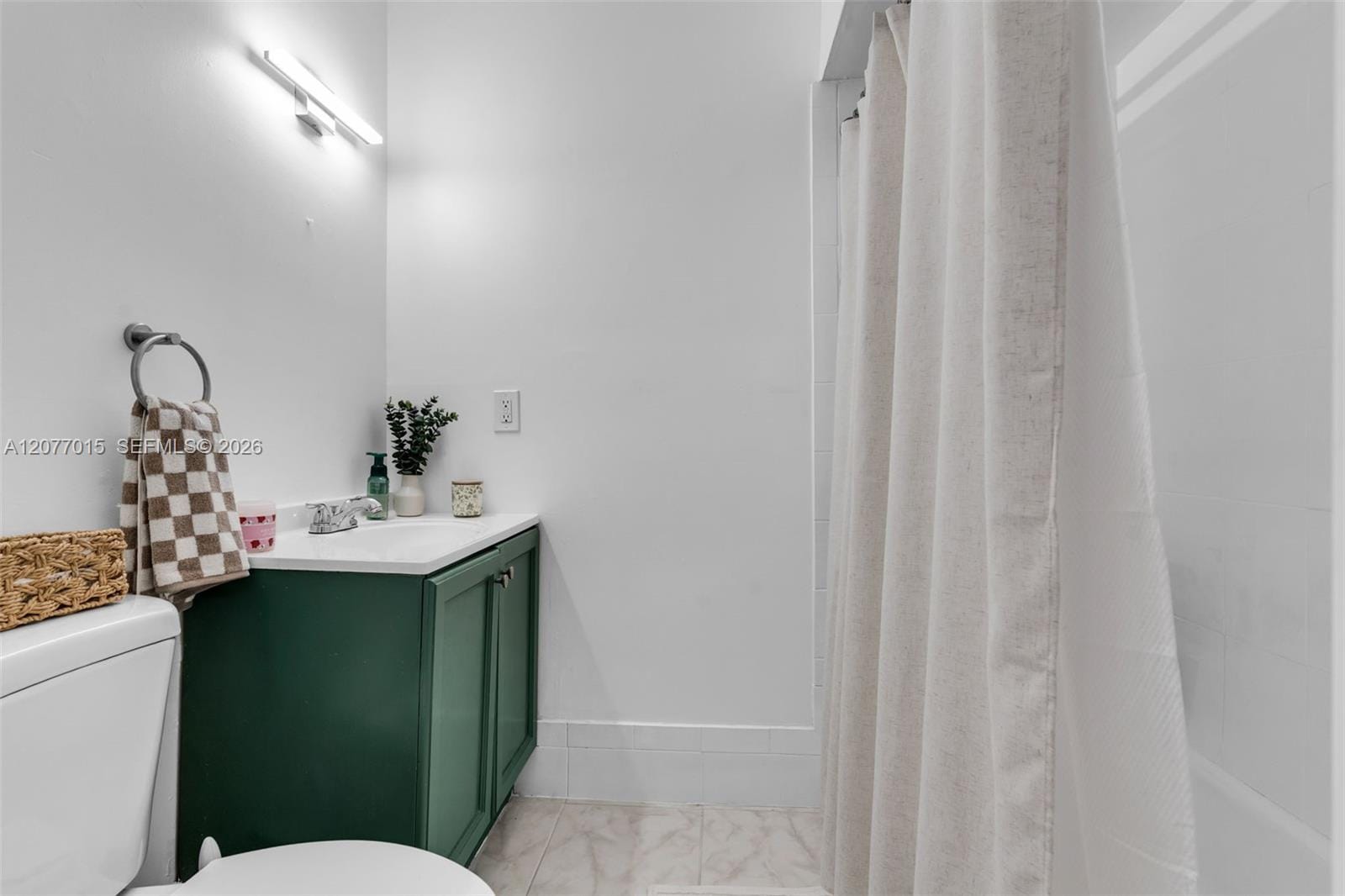 8407 SW 208th Terrace — photo 11