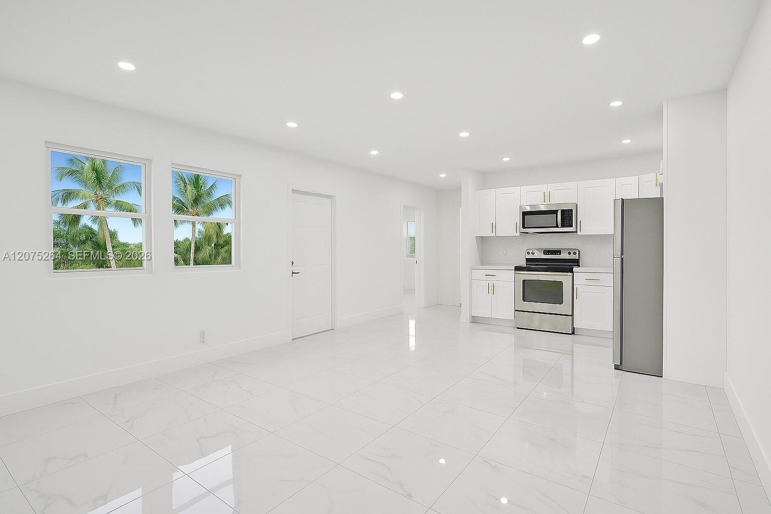 105 NW 14th Way 0 — photo 3