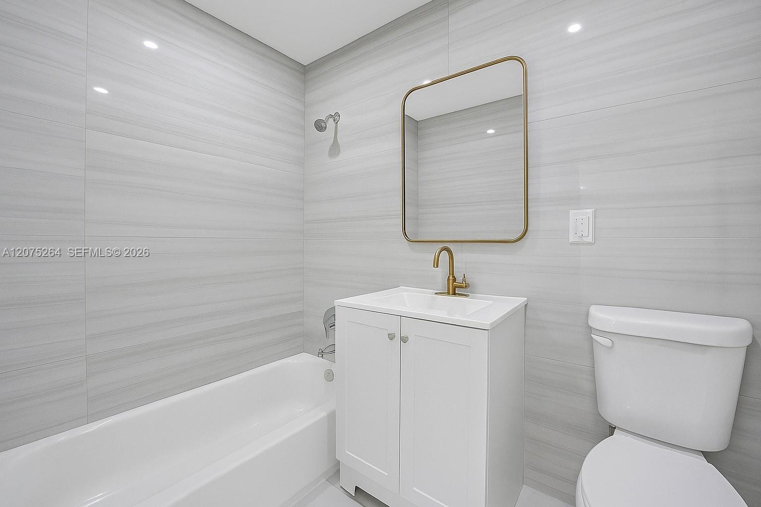 105 NW 14th Way 0 — photo 5