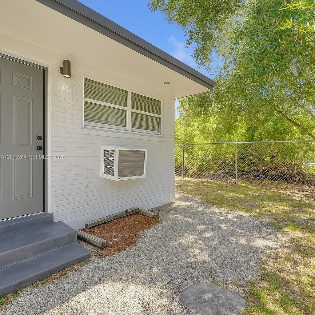 105 NW 14th Way 0 — photo 6