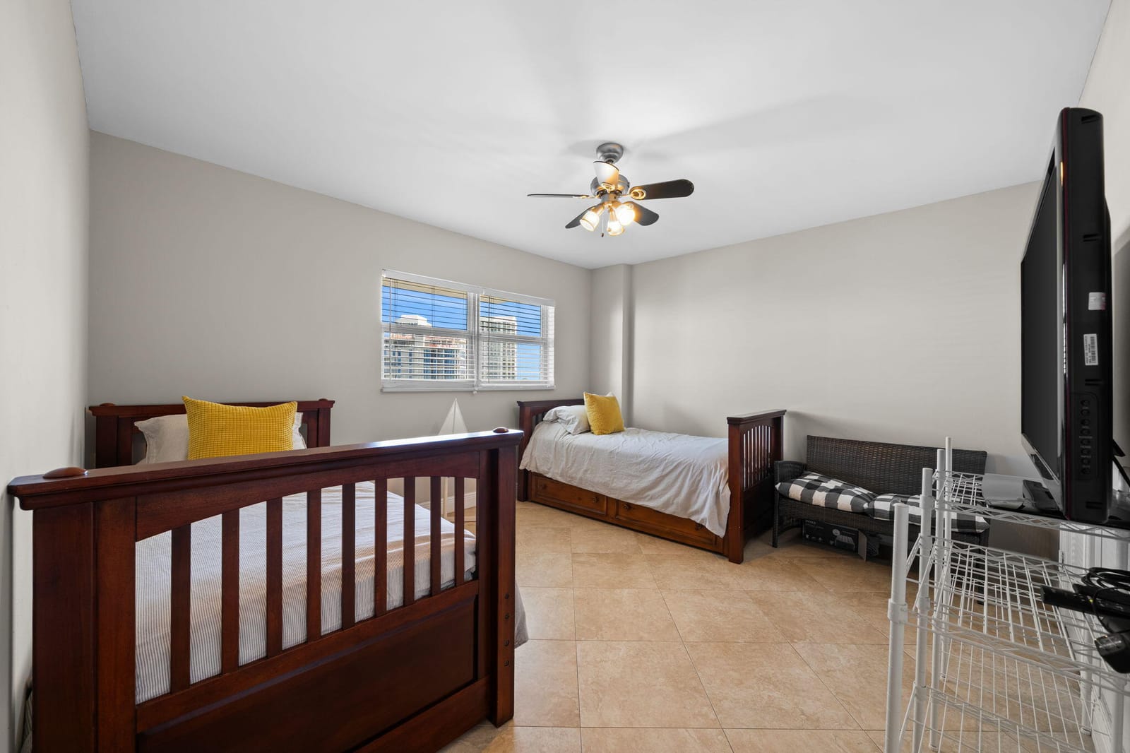 511 BAYSHORE Drive 810 — photo 8