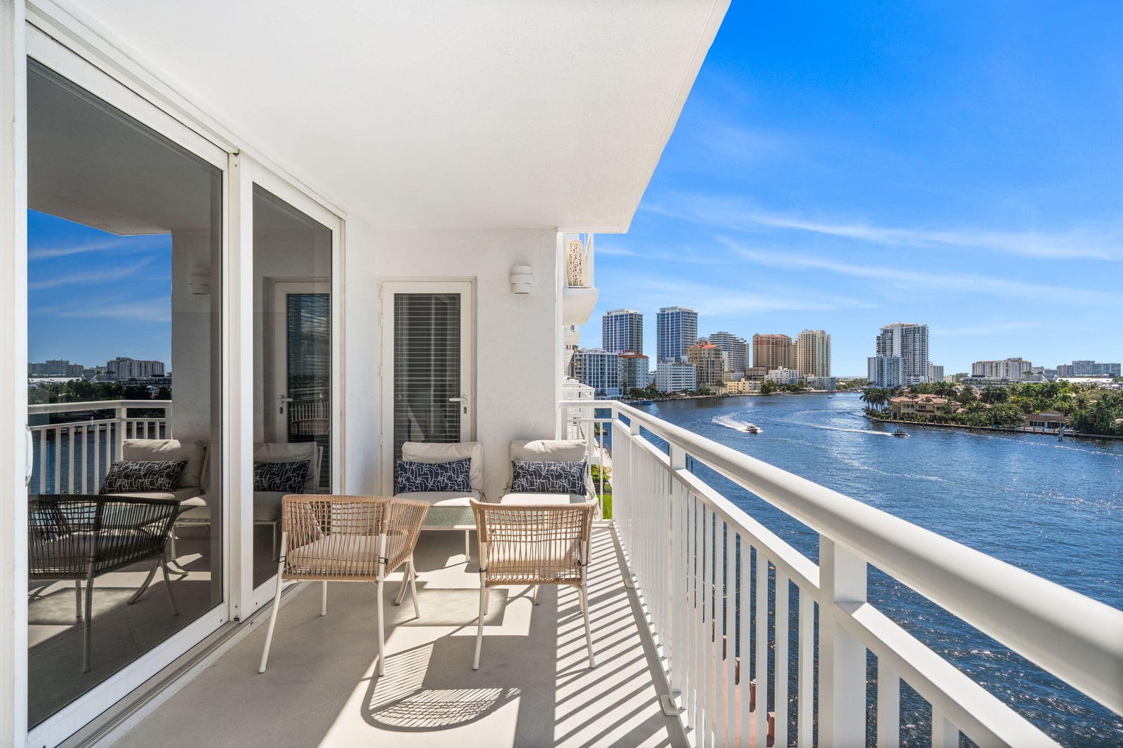 511 BAYSHORE Drive 810