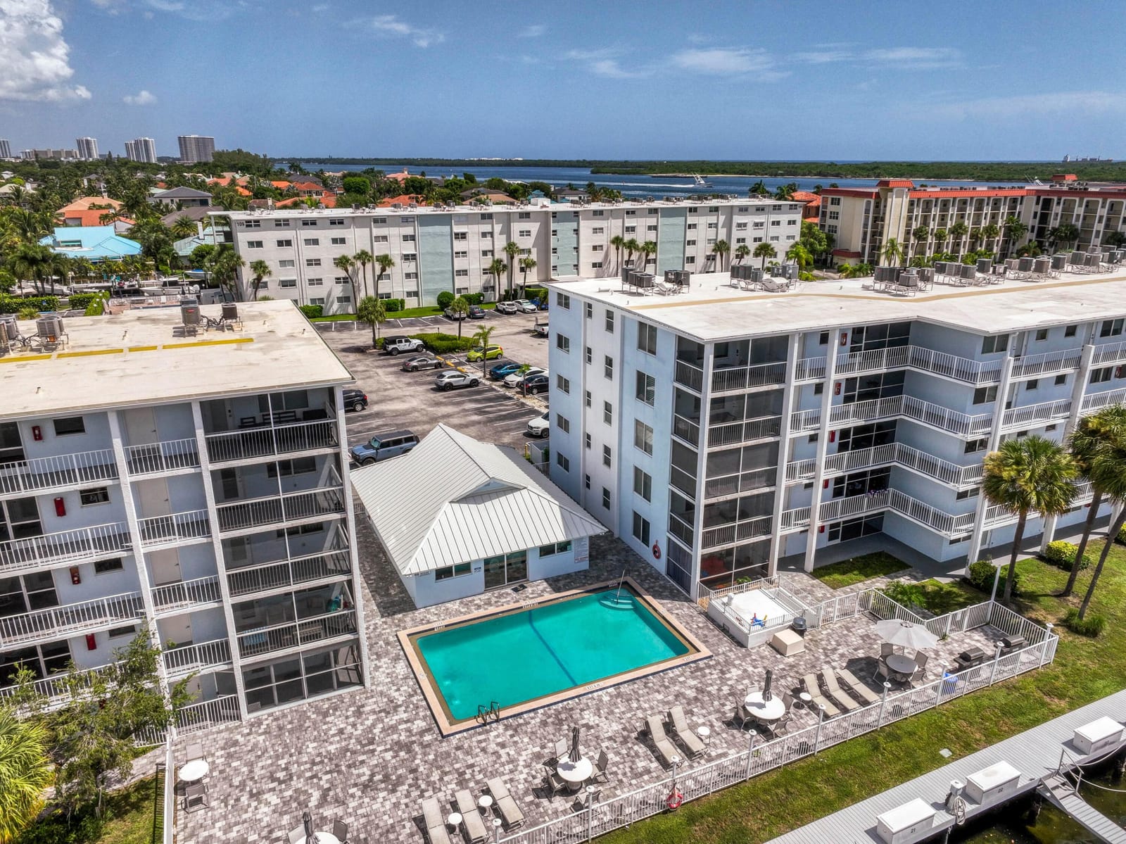 108 Paradise Harbour Boulevard 514 + Boat Slip 2 — photo 5