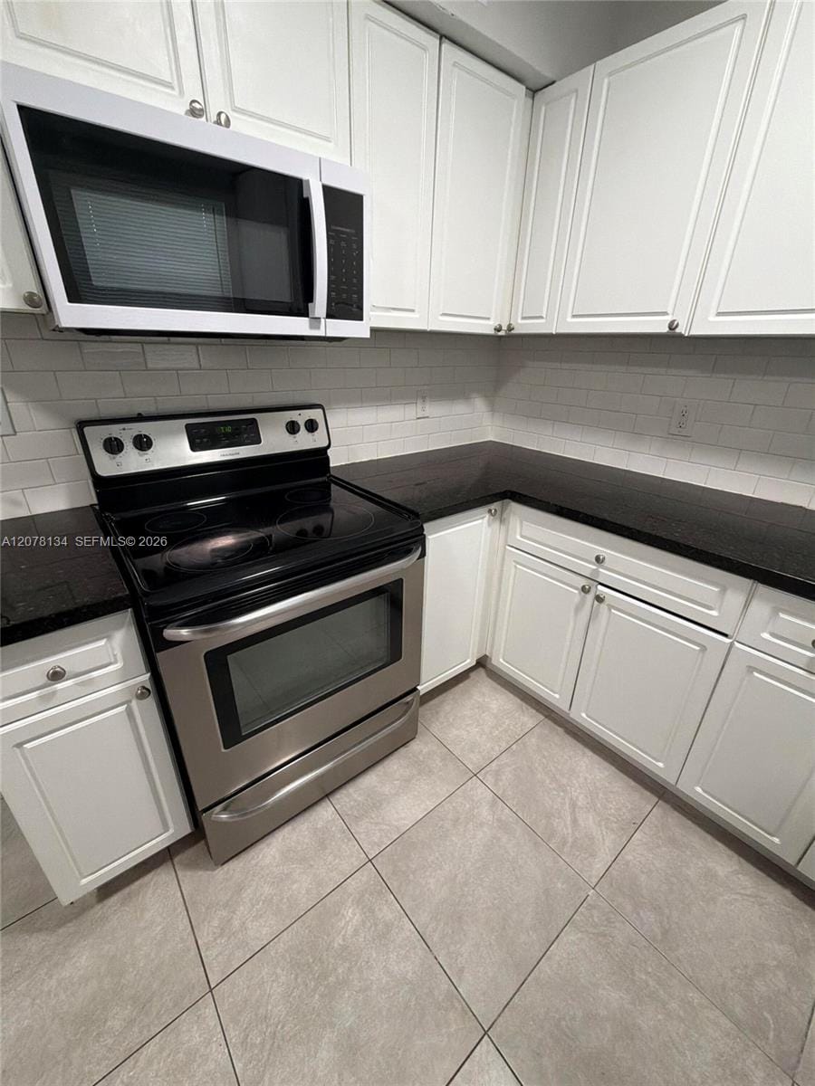 942 NW 11th Court — photo 2