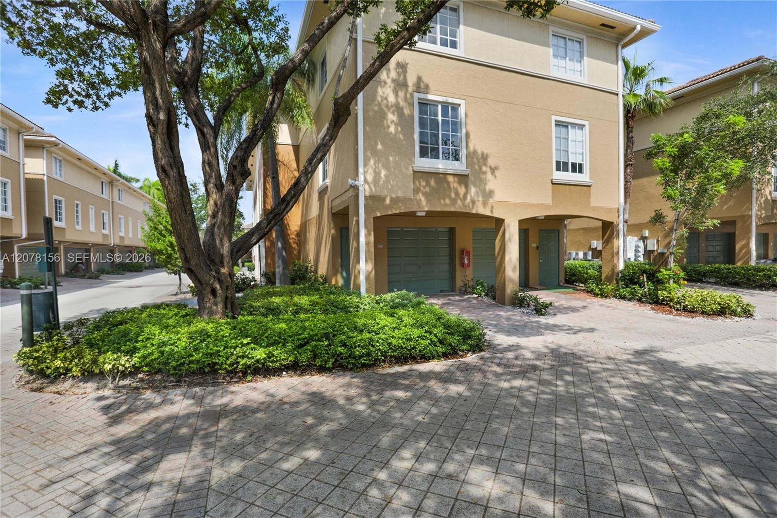 2941 NE 185th Street 1305, Miami, FL 33180