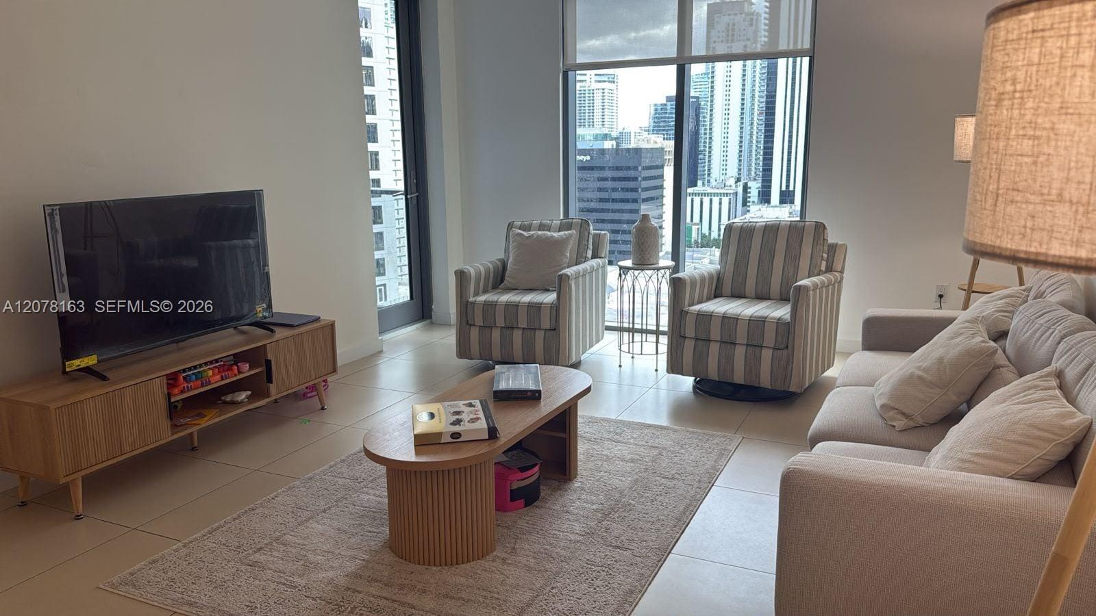 31 SE 6th Street 2407, Miami, FL 33131 photo 2