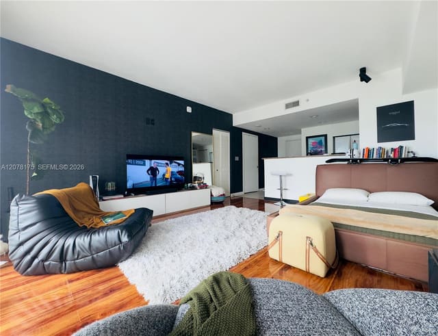 325 S Biscayne Boulevard 4220, Miami, FL 33131