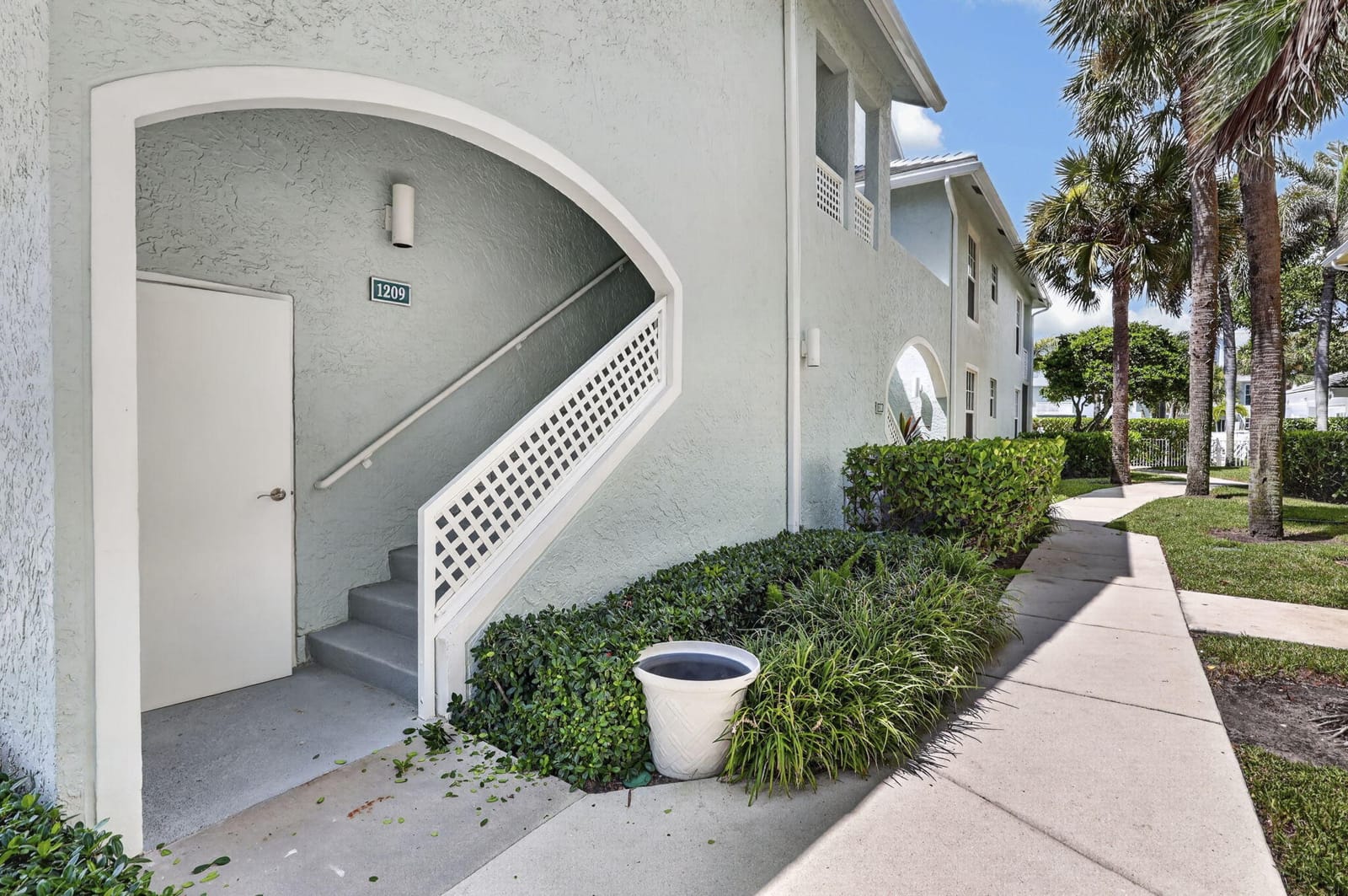 1209 MAINSAIL Circle 1209 — photo 3