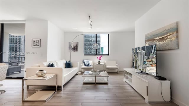 999 SW 1st Avenue 2004, Miami, FL 33130