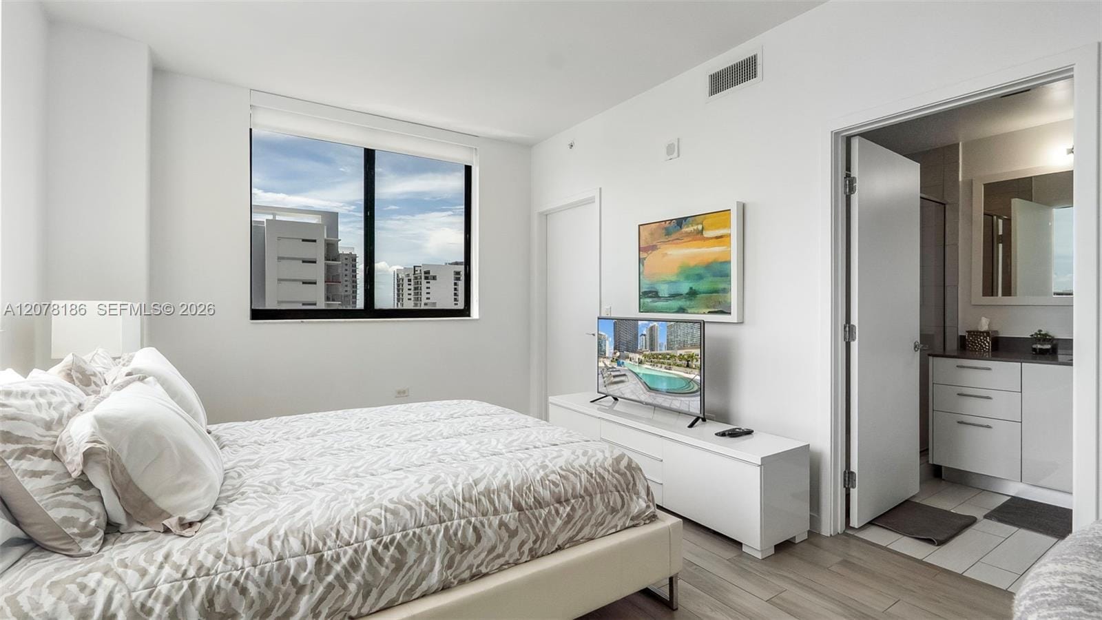 999 SW 1st Avenue 2004, Miami, FL 33130 photo 15